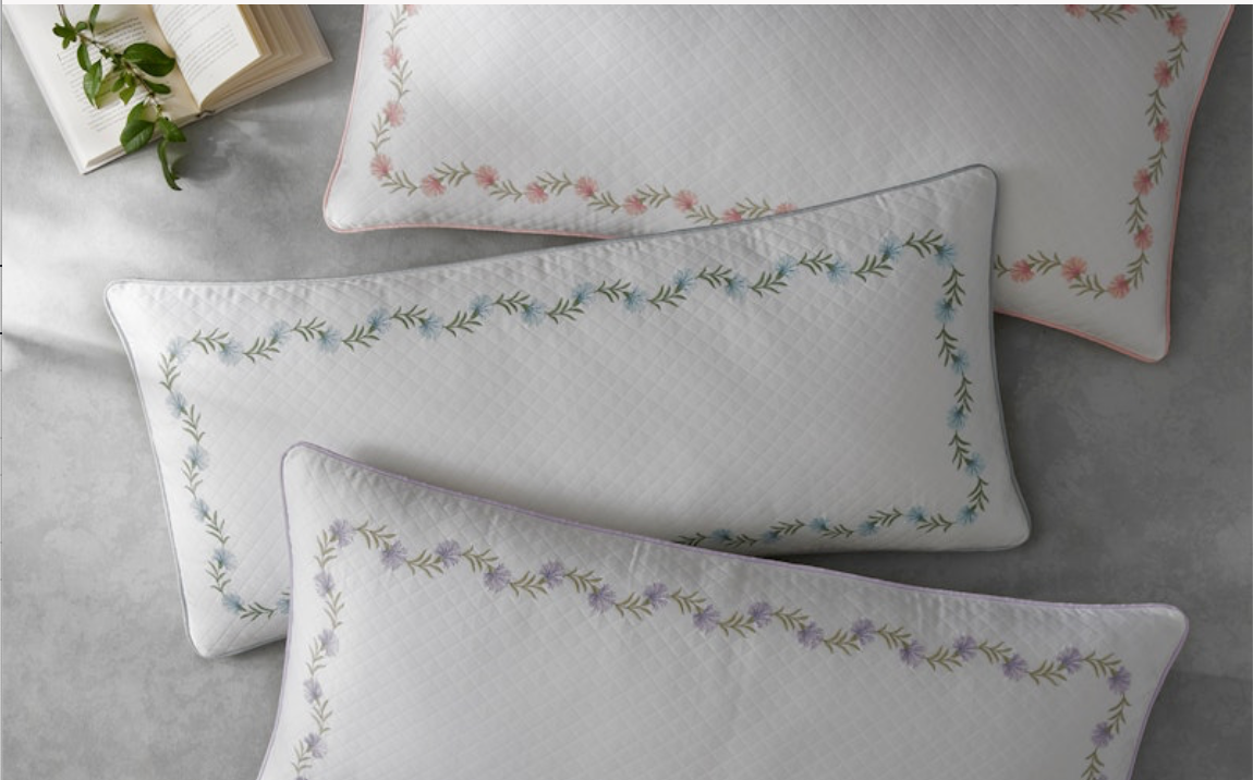 Daphne Matelassé Lumbar Pillow Cover