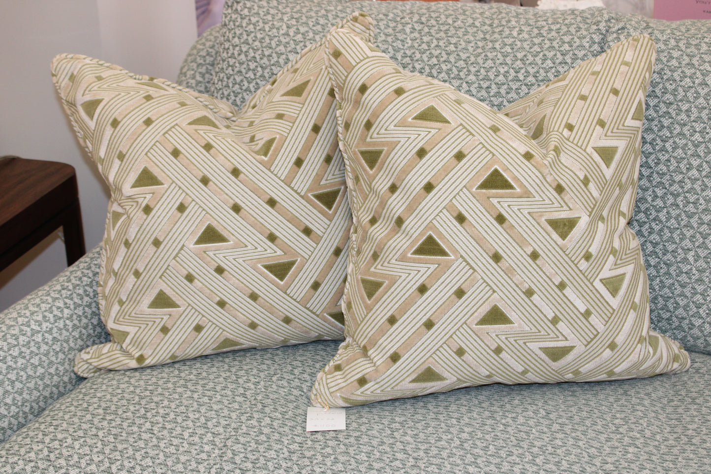 Salamandre Kasai Velvet Aloe Pillow